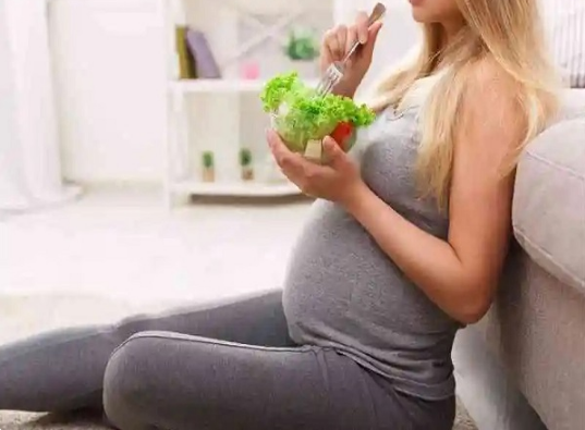 孕期孕吐明显可能怀的女宝