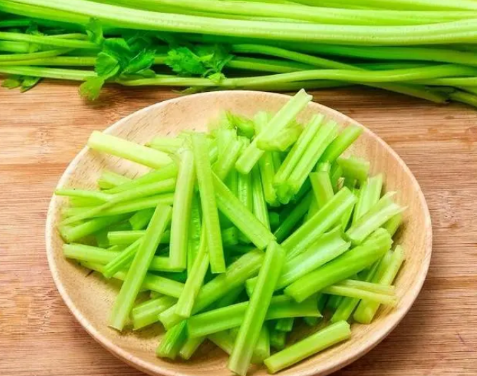 补铁可多吃芹菜