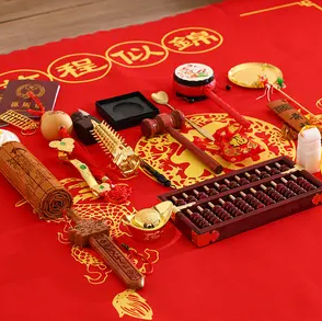 抓周抓到锤子代表有坚强的意志