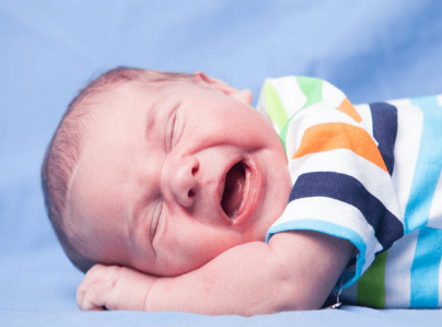 二月闹的表现有频繁哭闹