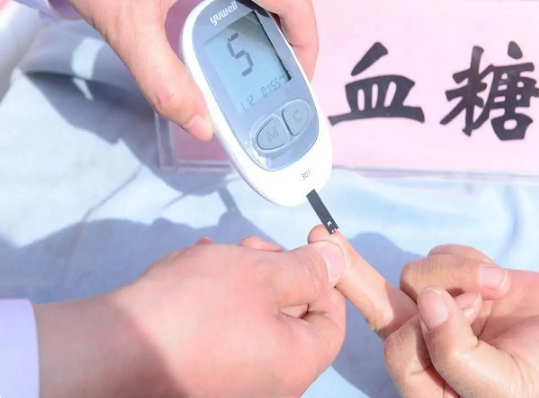 血糖高与遗传因素有关