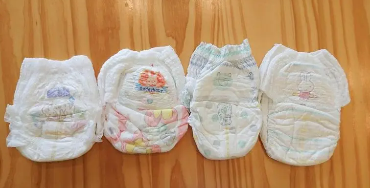新生儿尿布要悬着合适的