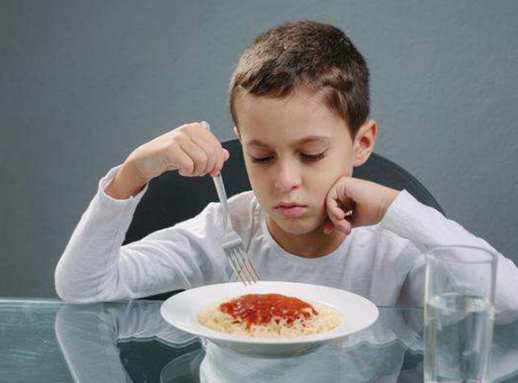 孩子积食可吃煮苹果改善