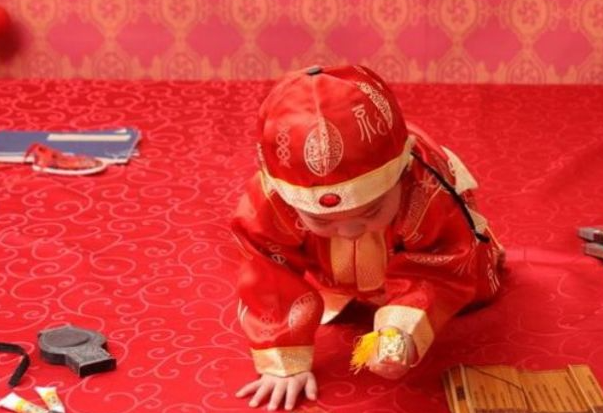 抓周是中国传统习俗之一