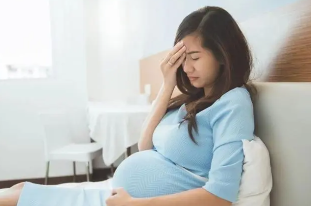 孕期情绪波动的原因很复杂