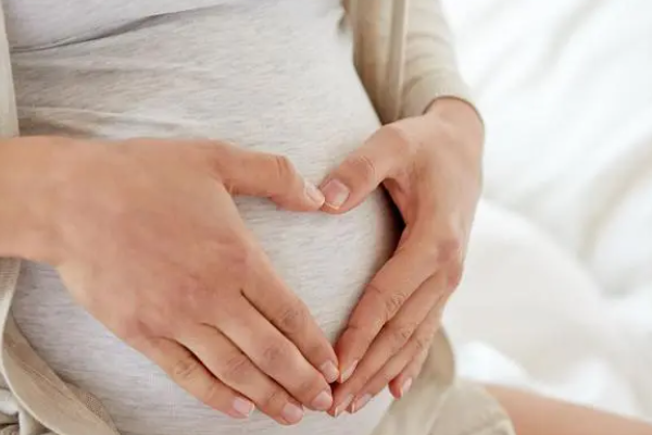 孕妇每天要数3次胎动